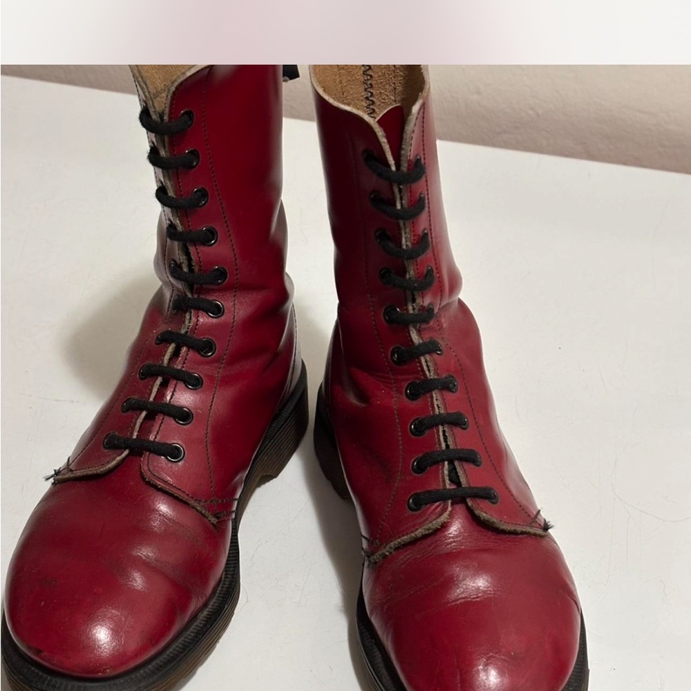 1970’s vintage Dr. Marten 14-eye red boots